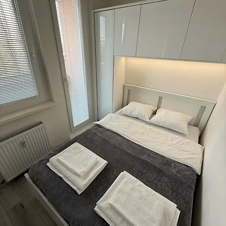 Apartment Modern Near Center With Easy Transport Access Bratislava