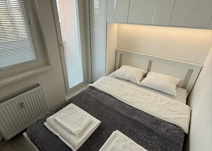 Апартаменты Modern Near Center With Easy Transport Access Братислава