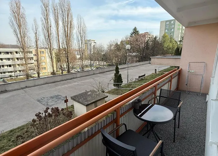 Modern Near Center With Easy Transport Access Daire Bratislava